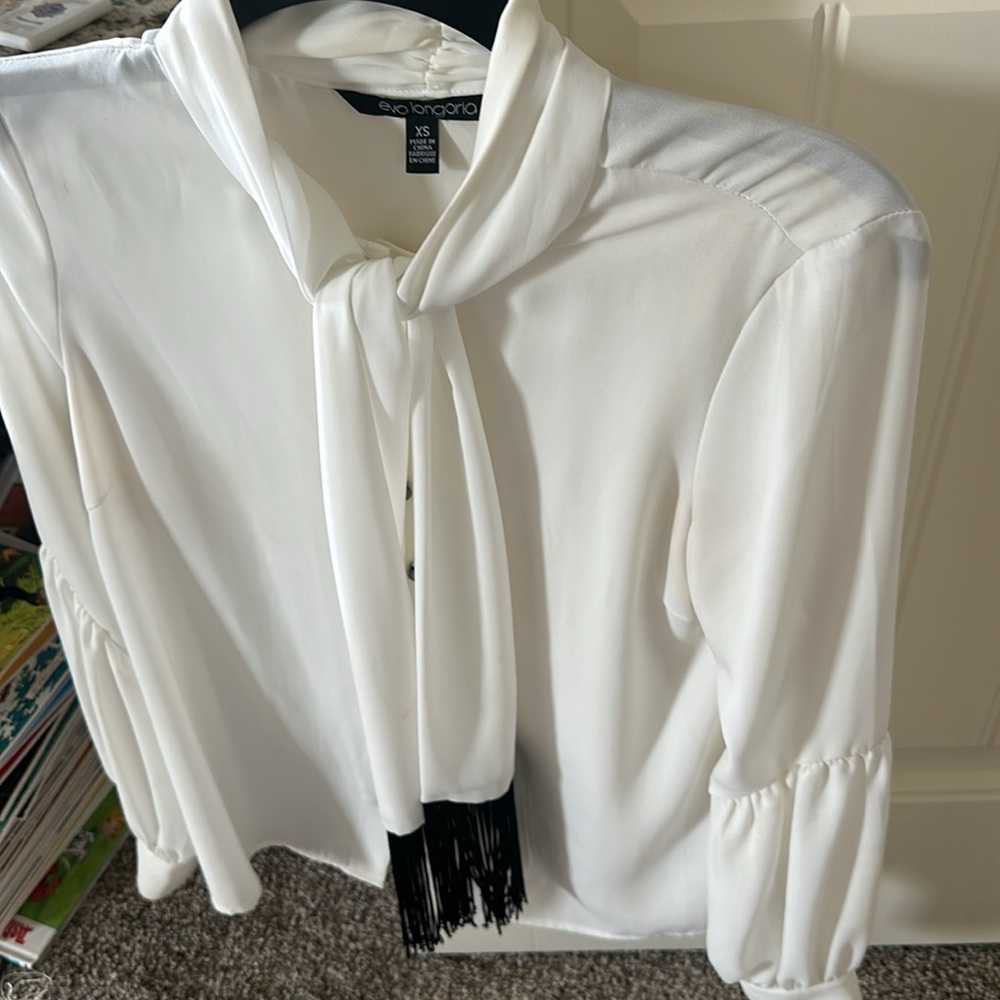 White - Picture 5 of 8
